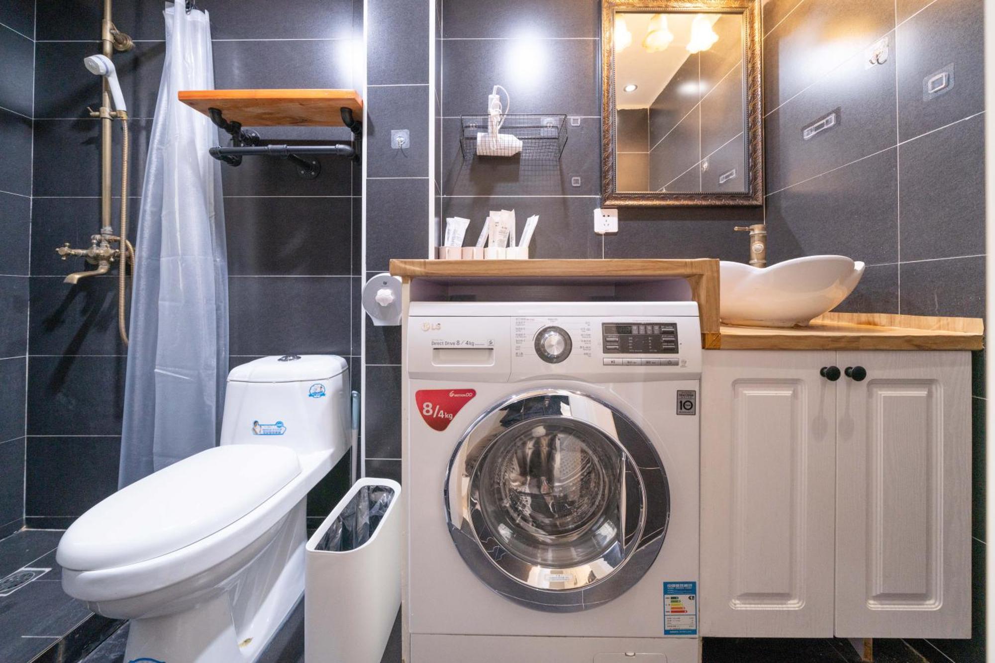 Tianhe Villa, Xujiahui-2 Beds *