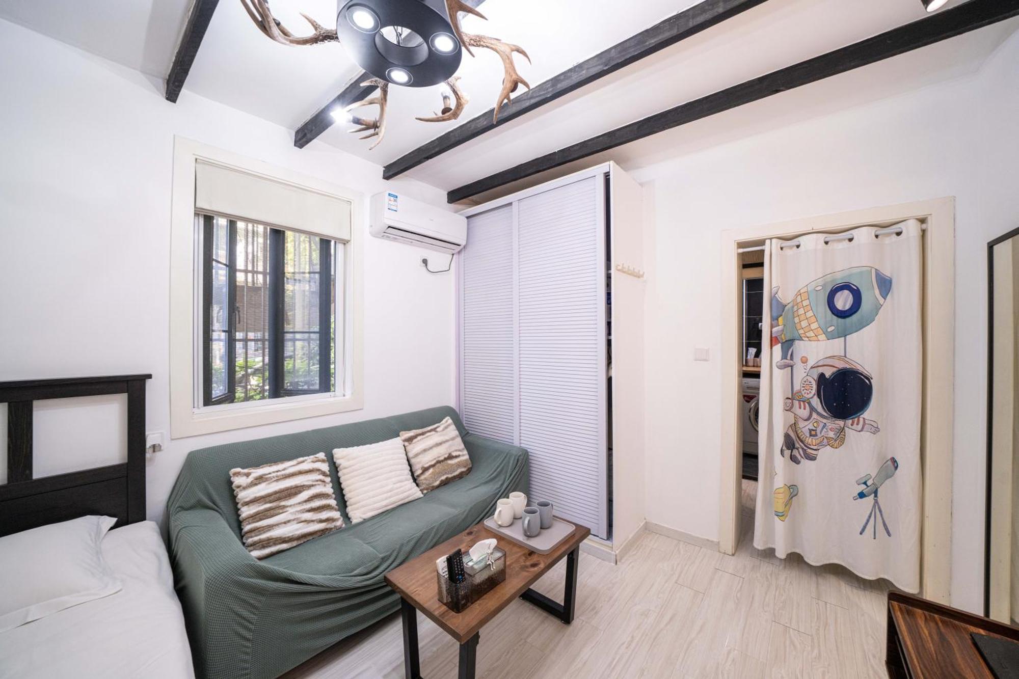 Tianhe Villa, Xujiahui-2 Beds *